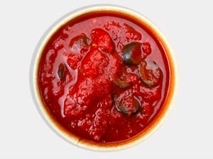 Fettuccine fresco con salsa Pomodoro e Basilico, pasta artesanal con tomate y albahaca en Pastasole ARG